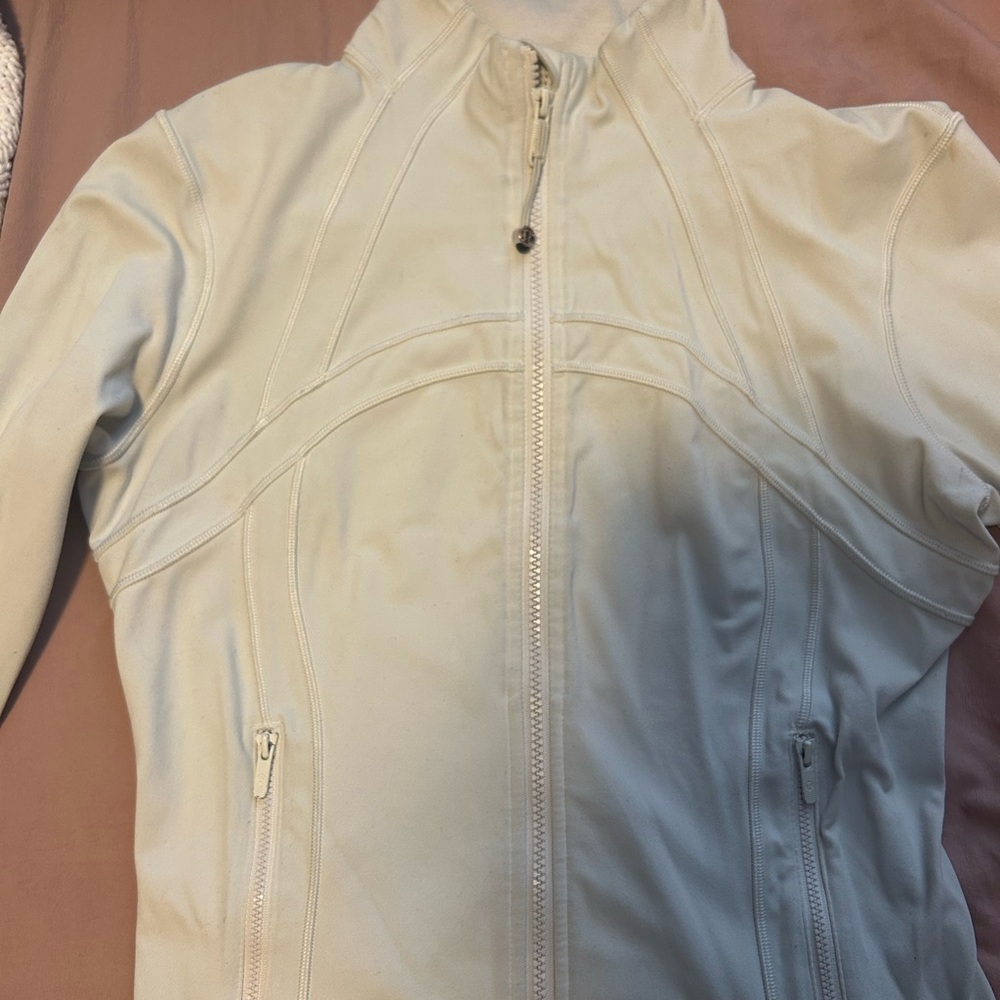 Lululemon Athletica Cropped Define in Bone